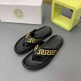 Picture of Versace Slippers _SKU7621024794861951